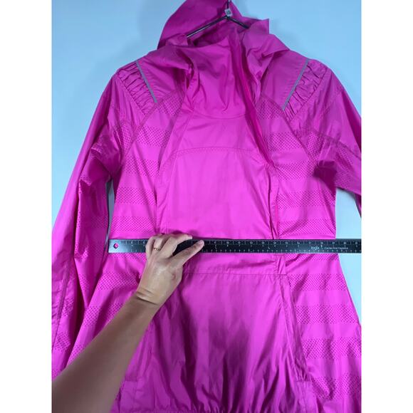 Lululemon Women's Pack & Go Pullover Wind Breaker in Paris Pink, Size: 6 - Picture 5 of 14